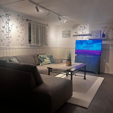 Hoda Apartment - Cozy Central Apartment With Free Parking Leknes Exterior photo